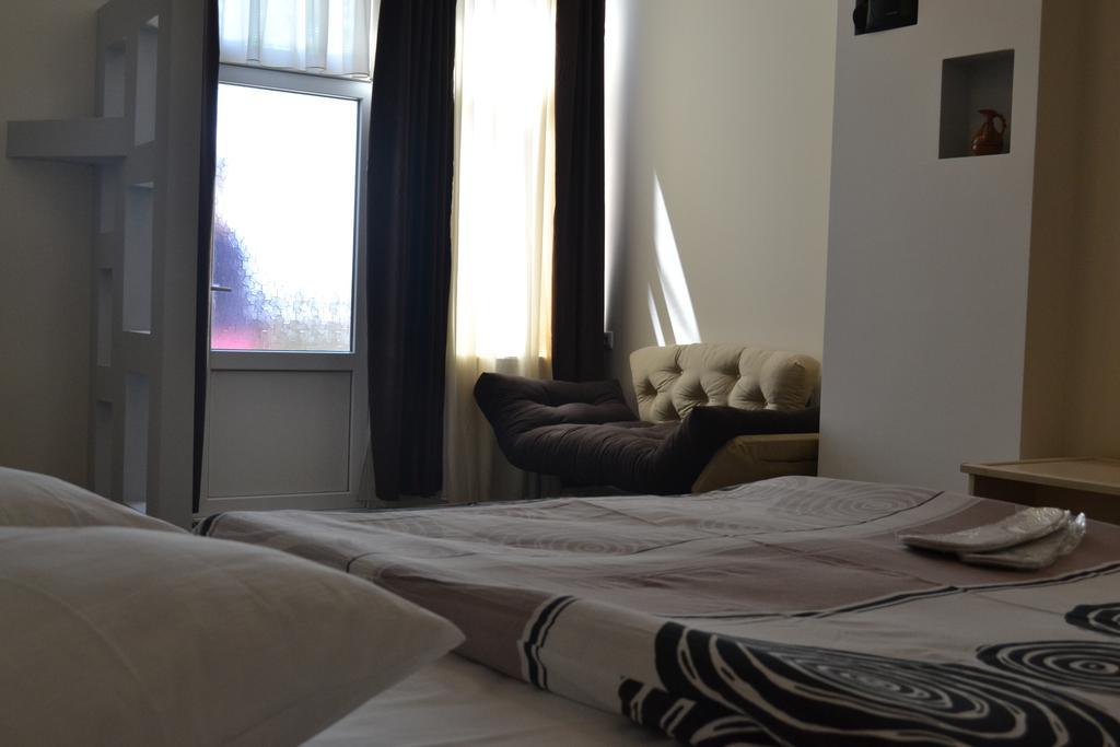 Family Apartment In Avlabari Тбілісі Екстер'єр фото