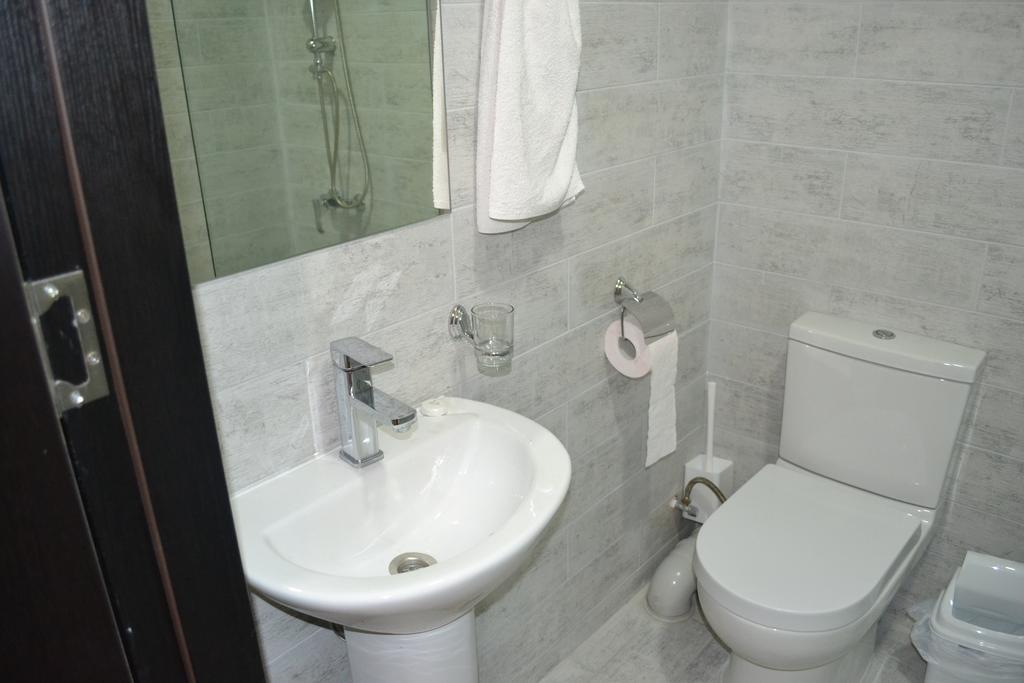 Family Apartment In Avlabari Тбілісі Екстер'єр фото