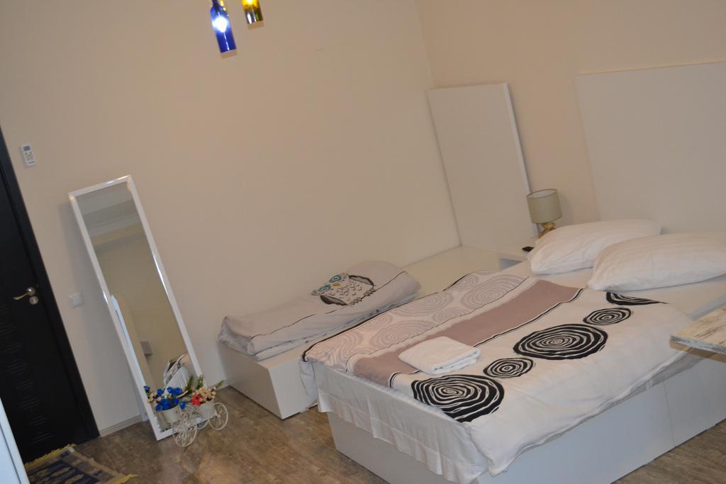 Family Apartment In Avlabari Тбілісі Екстер'єр фото