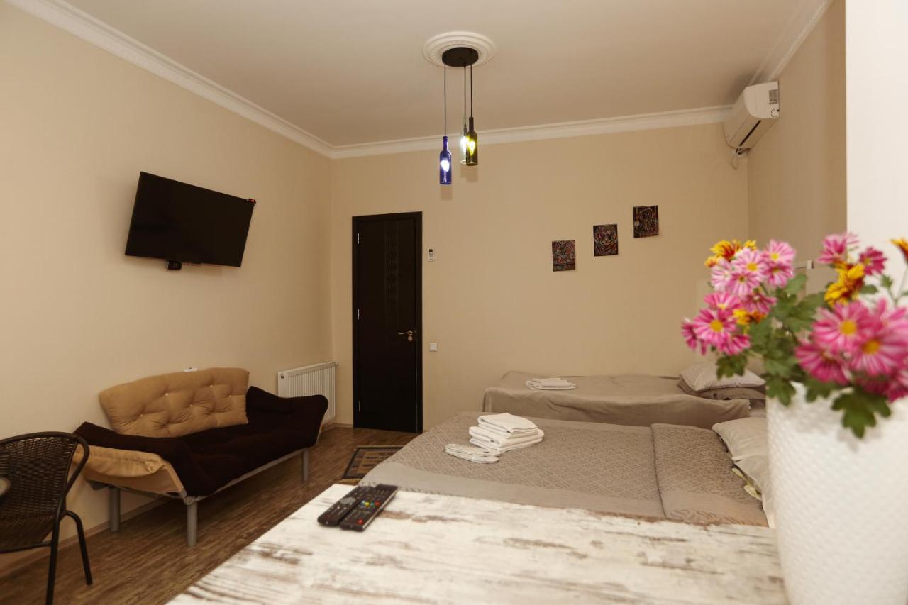 Family Apartment In Avlabari Тбілісі Екстер'єр фото